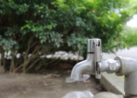 Problem z wodą w Skierniewicach – są zakazy dla rolników